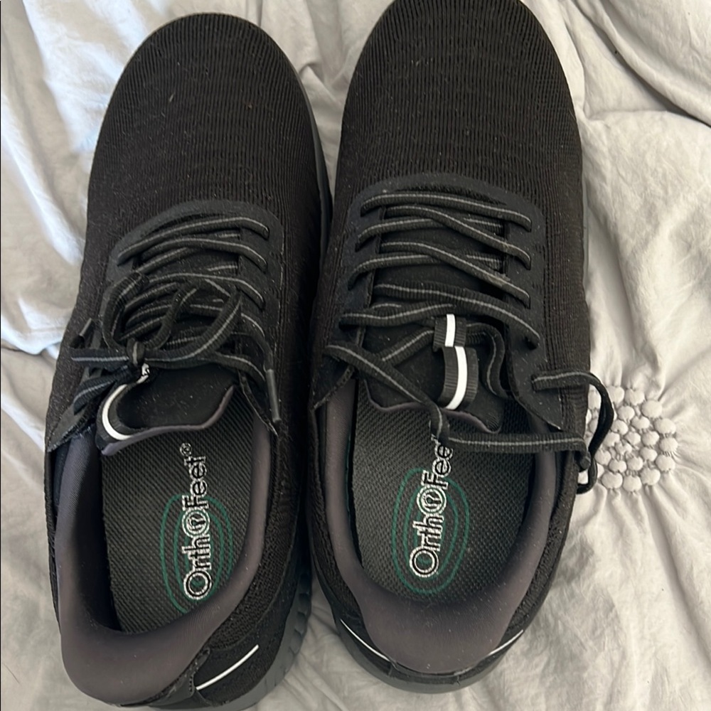 Orthofeet Black Sneakers